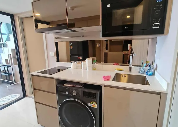 New Ultra Highend Center Bkk Bts 4min Walk Perfect For Staycation 公寓 *
